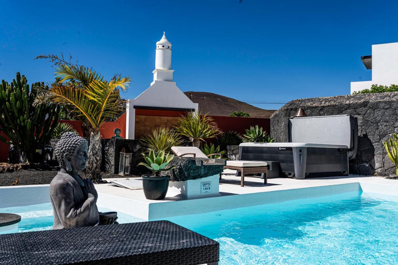 Villa Canis Tías Buitenkant foto